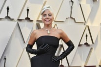 Lady Gaga’s canary yellow diamond necklace